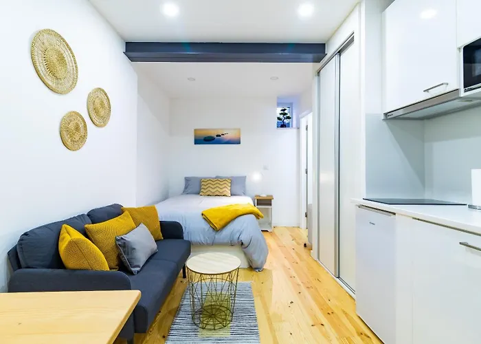 Mourarias Place - Yellow Studio